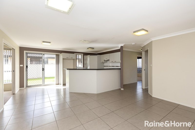 Photo - 14 Lindsay Road, Tamworth NSW 2340 - Image 3