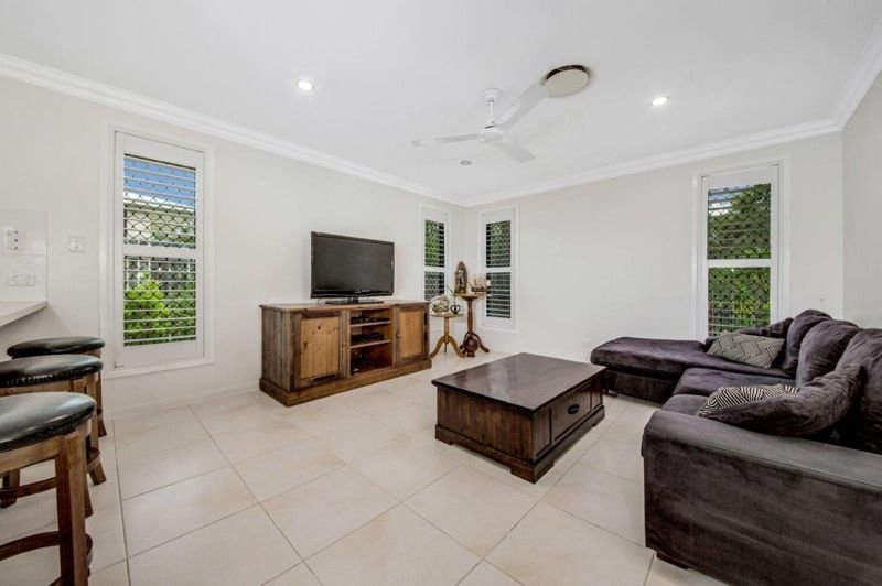 Photo - 14 Lingwoodock Place, Glen Eden QLD 4680 - Image 14