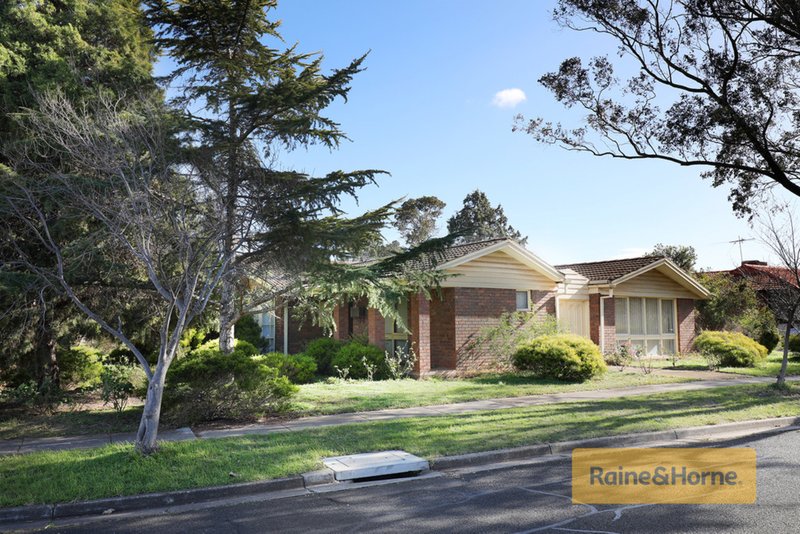 Photo - 14 Linlithgow Way, Melton West VIC 3337 - Image 2