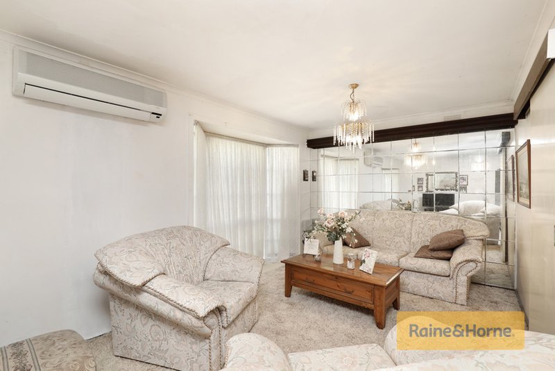 Photo - 14 Linlithgow Way, Melton West VIC 3337 - Image 7