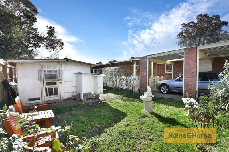 Photo - 14 Linlithgow Way, Melton West VIC 3337 - Image 11