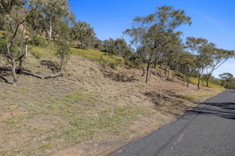 Photo - 14 Linora Drive, Gowrie Mountain QLD 4350 - Image 11