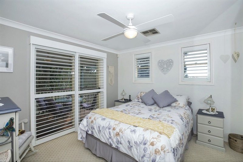 Photo - 14 Lipton Close, Woodrising NSW 2284 - Image 5