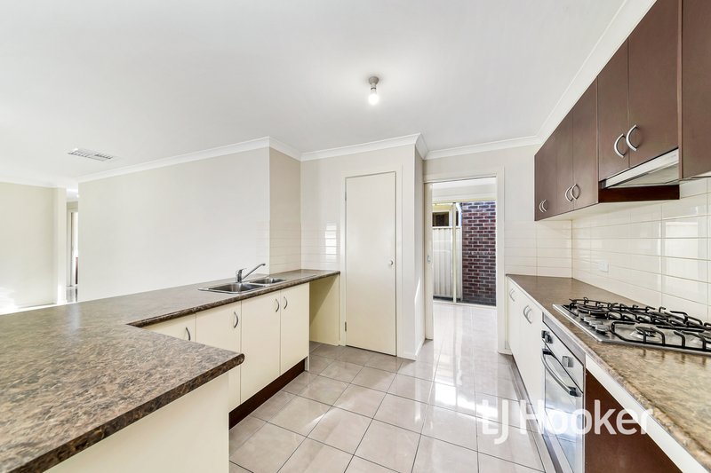 Photo - 14 Lobelia Street, Pakenham VIC 3810 - Image 10