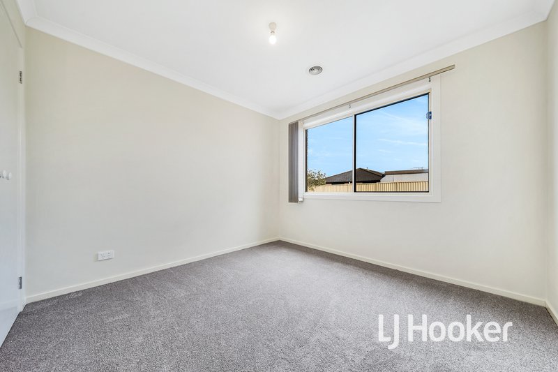 Photo - 14 Lobelia Street, Pakenham VIC 3810 - Image 15