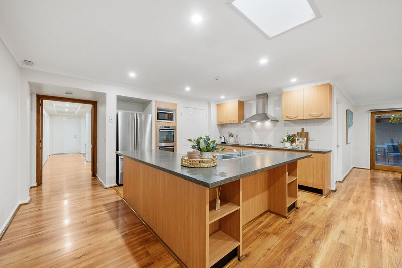 Photo - 14 Loders Way, Berwick VIC 3806 - Image 8