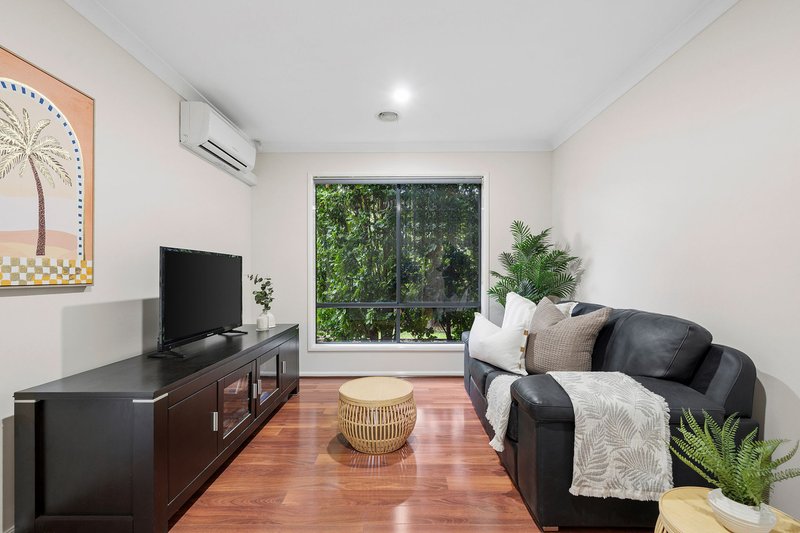 Photo - 14 Loders Way, Berwick VIC 3806 - Image 11