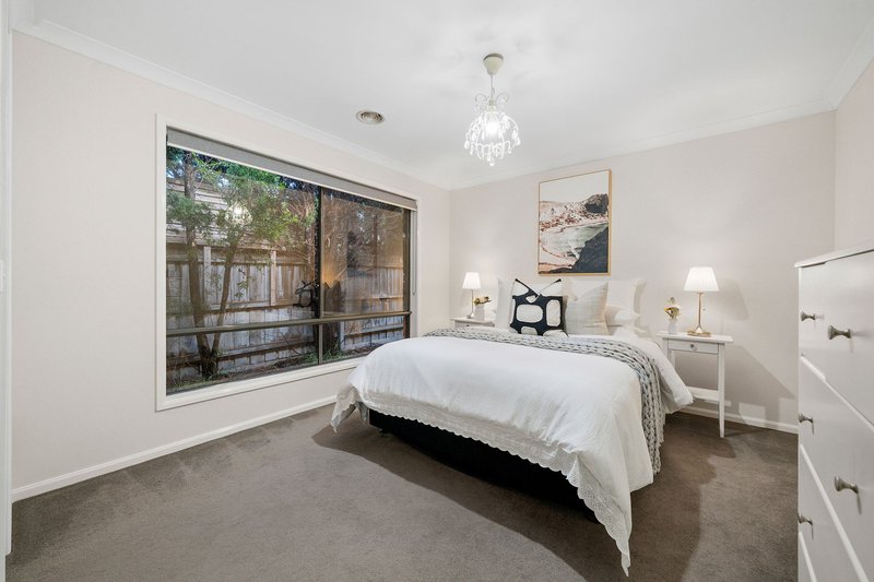 Photo - 14 Loders Way, Berwick VIC 3806 - Image 12