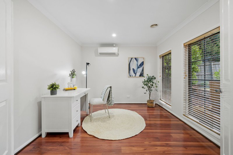 Photo - 14 Loders Way, Berwick VIC 3806 - Image 18