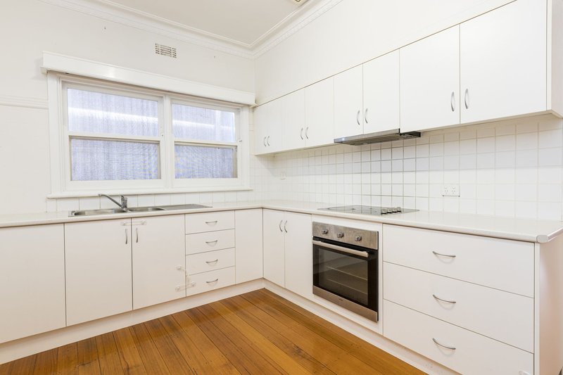 Photo - 14 Logan Avenue, Mildura VIC 3500 - Image 4
