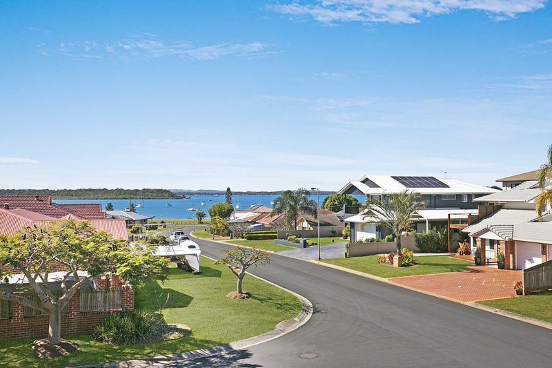 Photo - 14 Lookout Court, Victoria Point QLD 4165 - Image 1