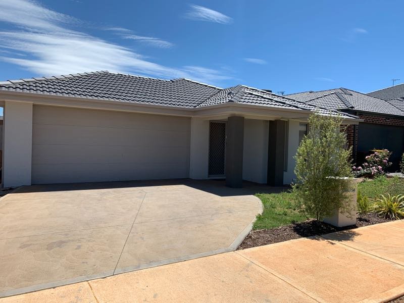 14 Lores Drive, Brookfield VIC 3338