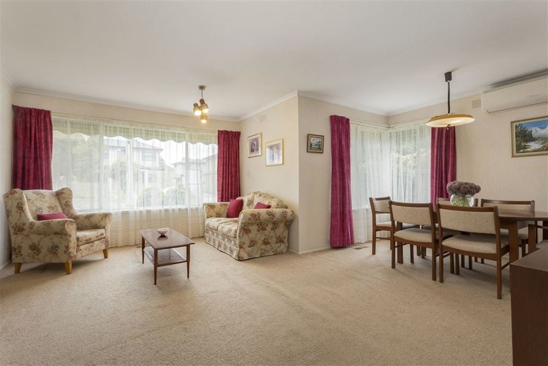 Photo - 14 Lotus Crescent, Mulgrave VIC 3170 - Image 3