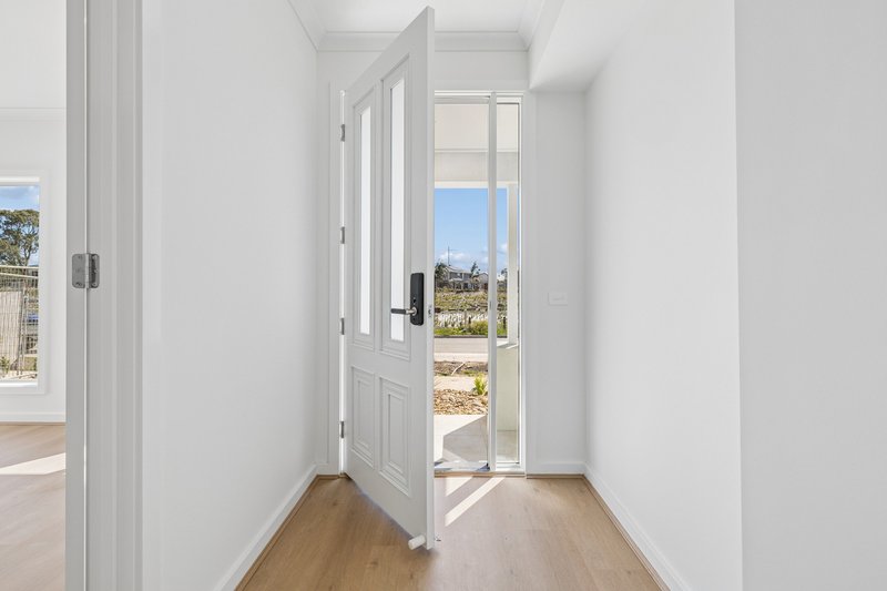 Photo - 14 Lucid Avenue, Werribee VIC 3030 - Image 3