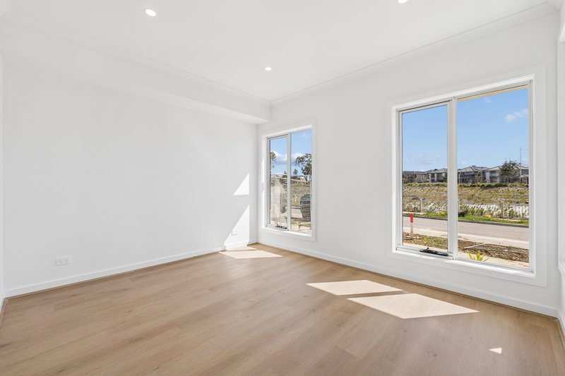 Photo - 14 Lucid Avenue, Werribee VIC 3030 - Image 4