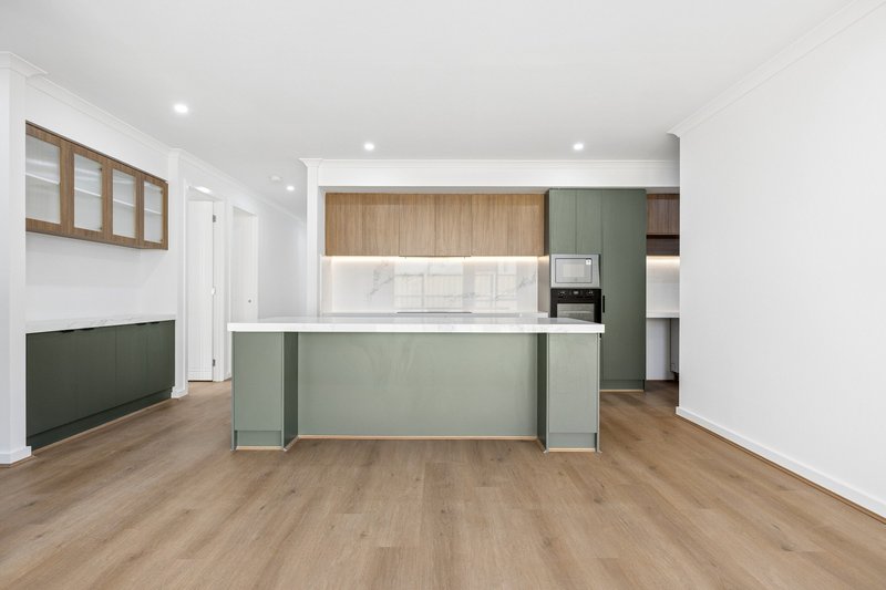 Photo - 14 Lucid Avenue, Werribee VIC 3030 - Image 7