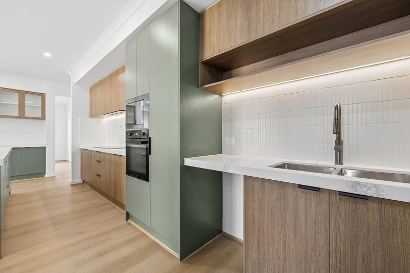 Photo - 14 Lucid Avenue, Werribee VIC 3030 - Image 11