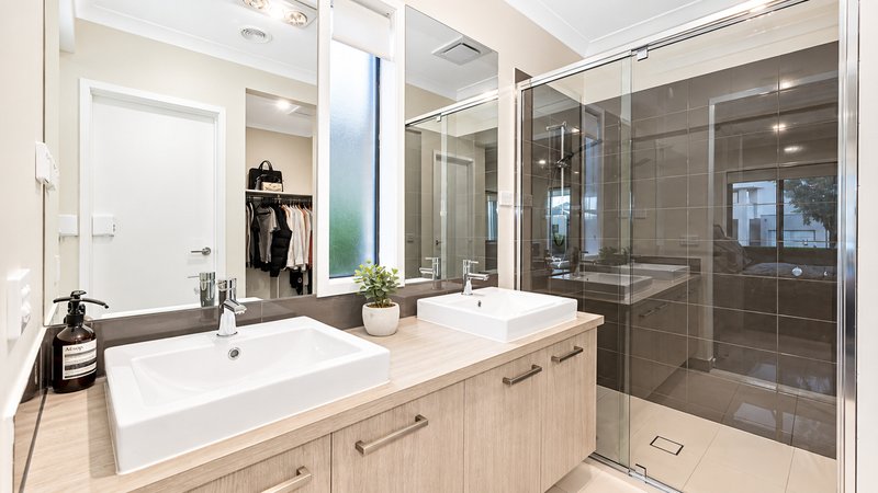 Photo - 14 Lunar Way, Fraser Rise VIC 3336 - Image 3