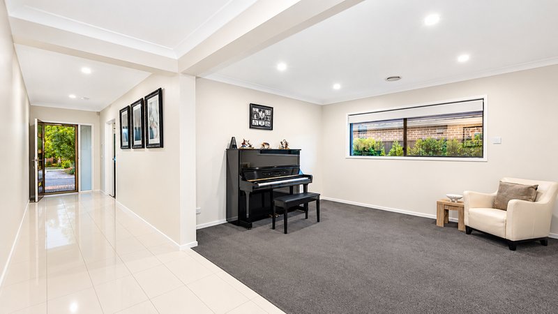 Photo - 14 Lunar Way, Fraser Rise VIC 3336 - Image 4