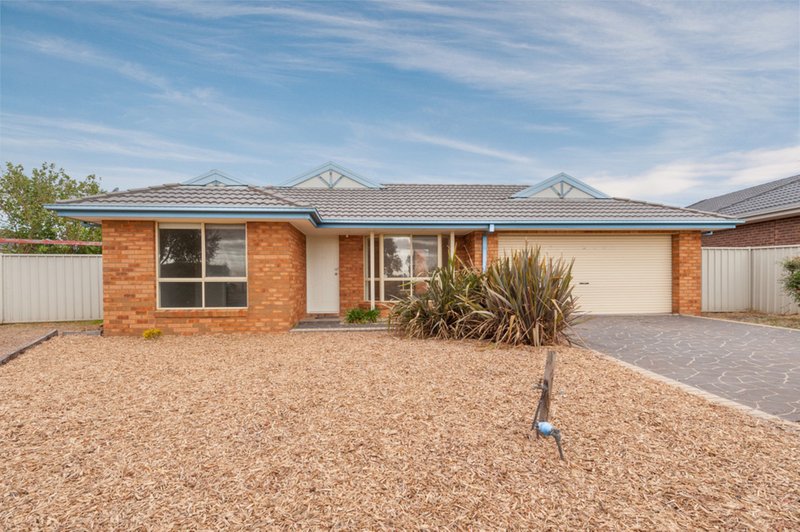 14 Lyme Park Circle, Caroline Springs VIC 3023