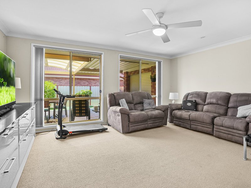 Photo - 14 Lysander Avenue, Rosemeadow NSW 2560 - Image 5