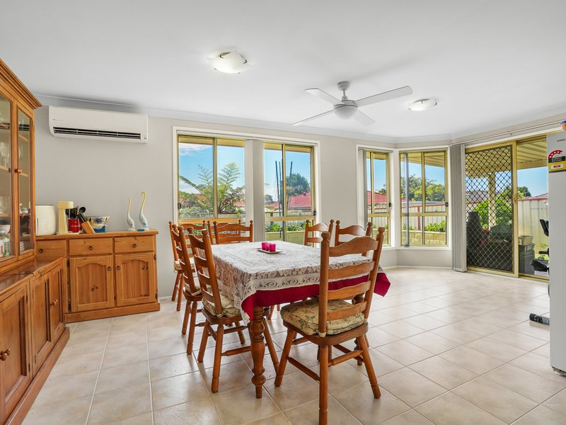 Photo - 14 Lysander Avenue, Rosemeadow NSW 2560 - Image 7