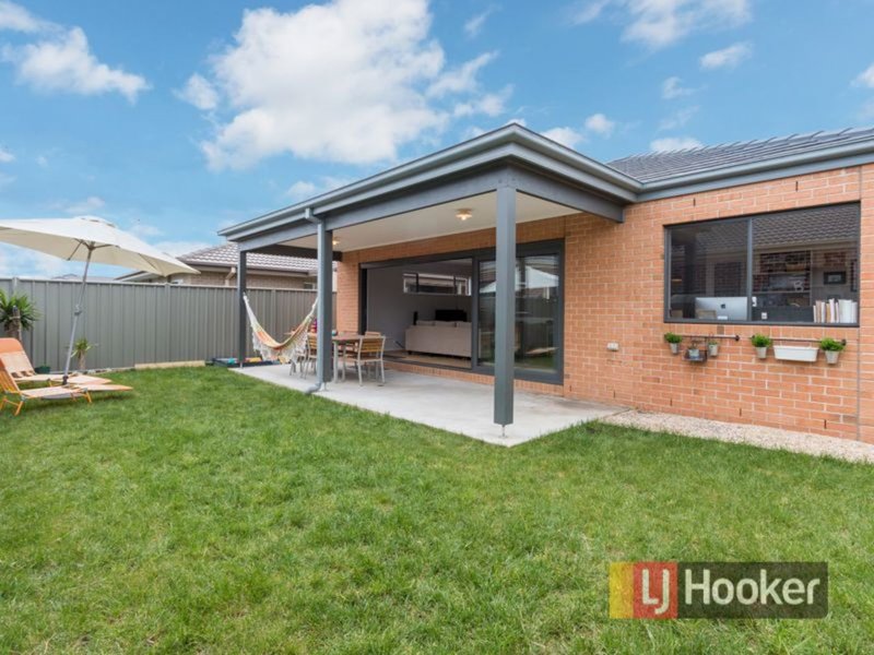 Photo - 14 Macpherson Circuit, Cranbourne East VIC 3977 - Image 14