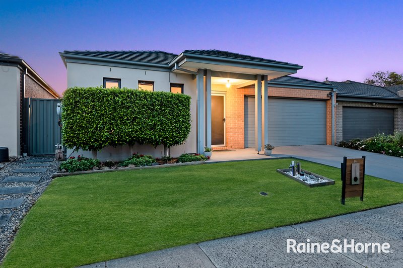 Photo - 14 Macpherson Circuit, Cranbourne East VIC 3977 - Image 2