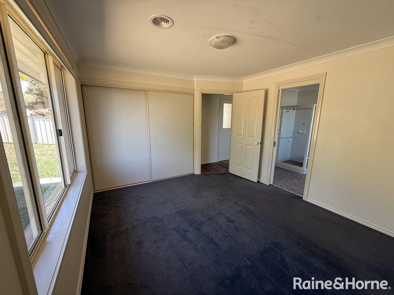 Photo - 1/4 Madison Way, Orange NSW 2800 - Image 11