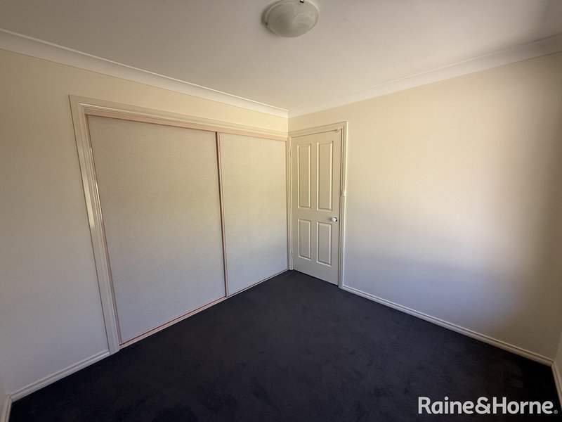 Photo - 1/4 Madison Way, Orange NSW 2800 - Image 15