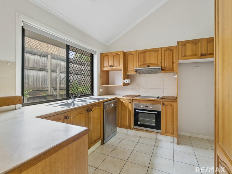 Photo - 1/4 Madsen Place, Southport QLD 4215 - Image 3