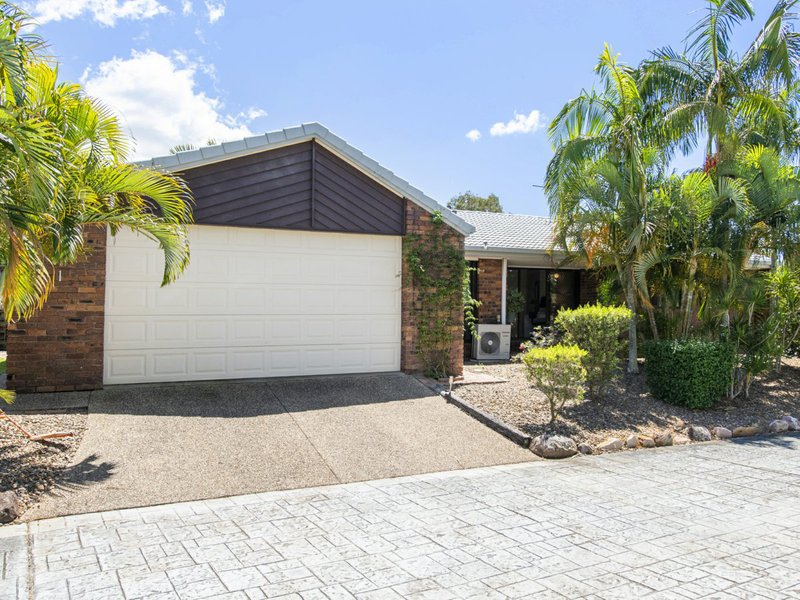 Photo - 1/4 Madsen Place, Southport QLD 4215 - Image 13