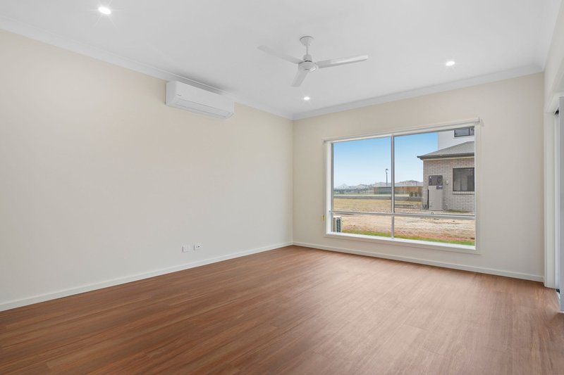 Photo - 14 Magenta Street, Greenbank QLD 4124 - Image 4