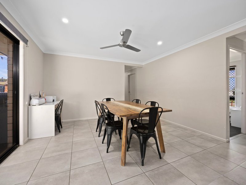 Photo - 14 Mahogany Drive, Plainland QLD 4341 - Image 4