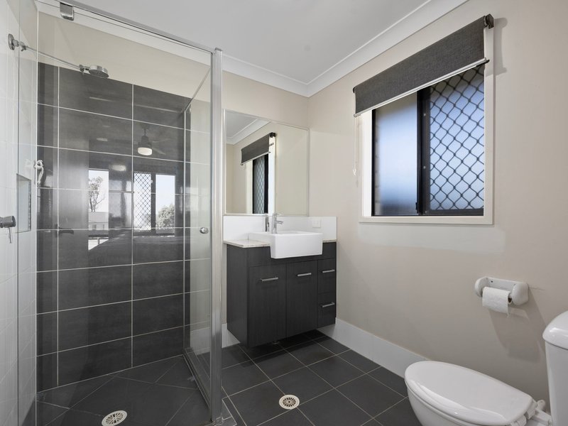 Photo - 14 Mahogany Drive, Plainland QLD 4341 - Image 8