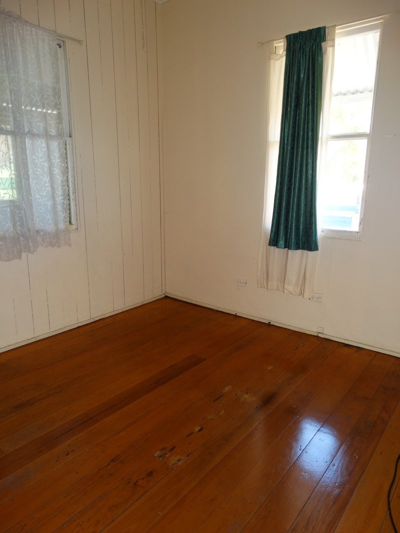 Photo - 14 Manly Road, Manly QLD 4179 - Image 6