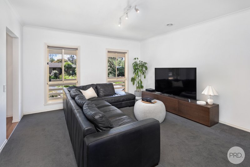 Photo - 14 Mansfield Avenue, Mount Clear VIC 3350 - Image 12