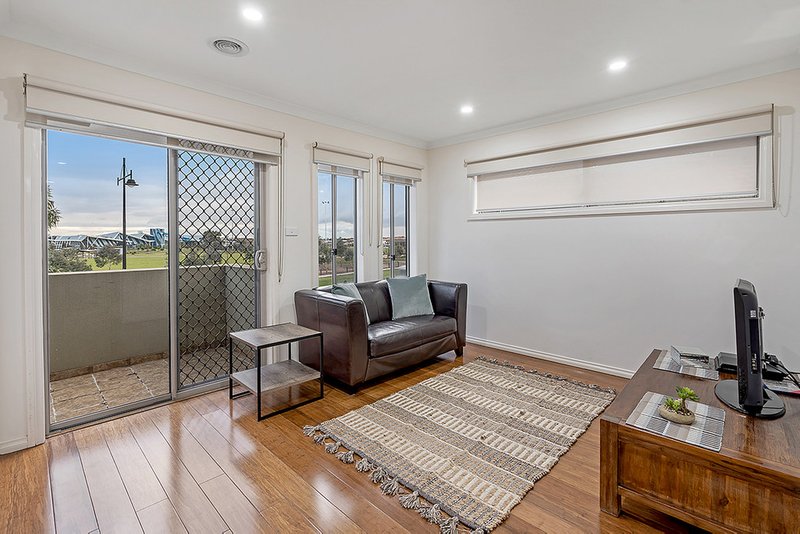 Photo - 14 Marathon Boulevard, Craigieburn VIC 3064 - Image 16