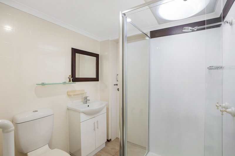 Photo - 14 Marigold Close, Mooroobool QLD 4870 - Image 9