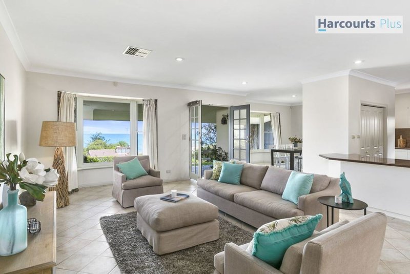 Photo - 14 Marine Avenue, Hallett Cove SA 5158 - Image 4