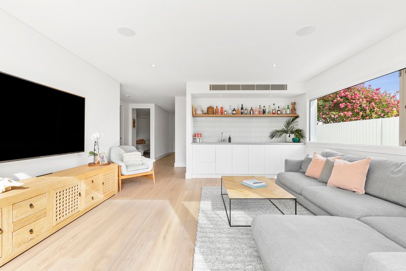 Photo - 14 Marine Parade, Avalon Beach NSW 2107 - Image 8