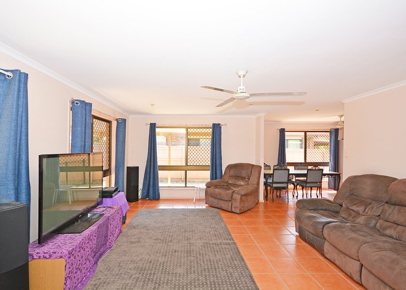 Photo - 14 Maryanne Court, Point Vernon QLD 4655 - Image 4