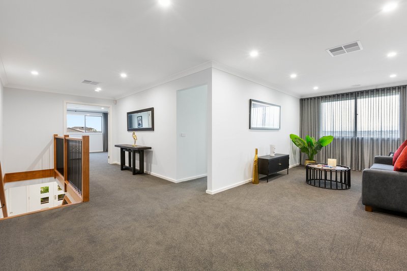 Photo - 14 Masters Crescent, Mambourin VIC 3024 - Image 13