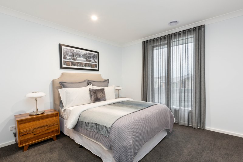 Photo - 14 Masters Crescent, Mambourin VIC 3024 - Image 18