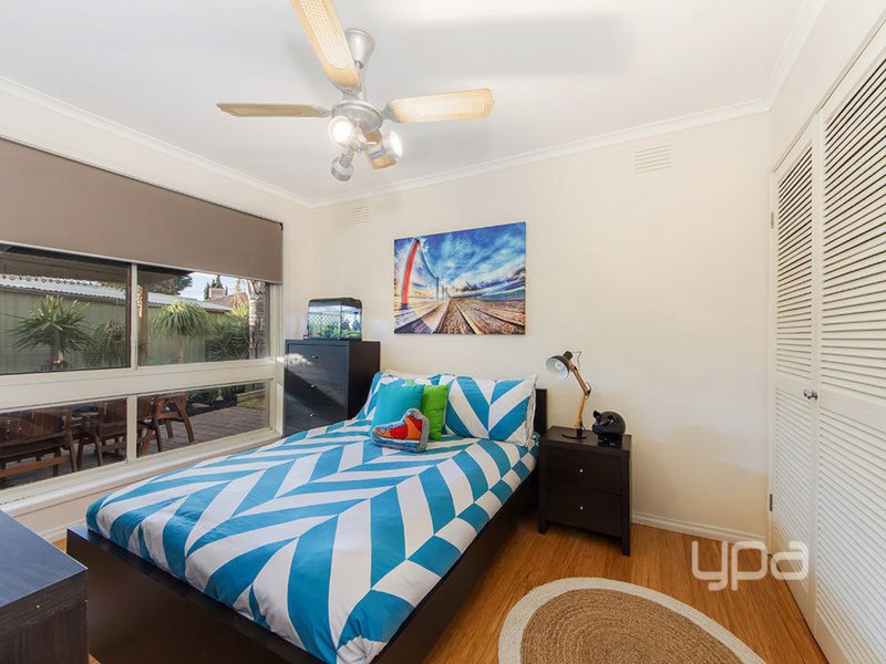 Photo - 14 Mavis Crescent, Kings Park VIC 3021 - Image 11