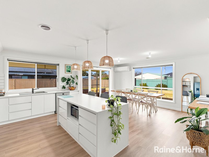 Photo - 14 Maxwell Drive, Eglinton NSW 2795 - Image 2