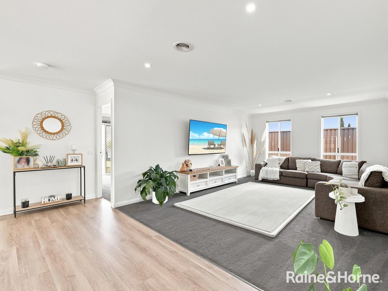 Photo - 14 Maxwell Drive, Eglinton NSW 2795 - Image 5