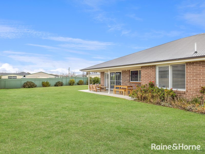 Photo - 14 Maxwell Drive, Eglinton NSW 2795 - Image 14