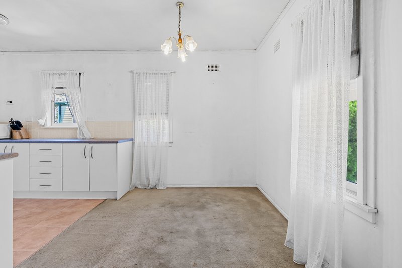 Photo - 14 Maxwells Avenue, Ashcroft NSW 2168 - Image 7