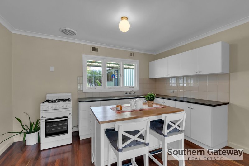 Photo - 14 Maydwell Way, Calista WA 6167 - Image 2